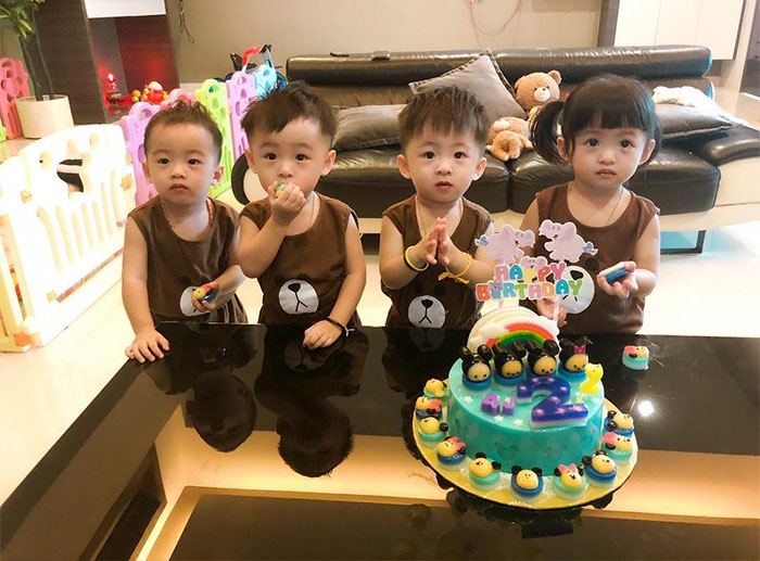 Trolls Tell 23-Year-Old Mom Her ‘Disgusting’ Stretch Marks Make Them Want To Vomit, But She Had The Best Response Trolls Tell 23-Year-Old Mom Her ‘Disgusting’ Stretch Marks Make Them Want To Vomit, But She Had The Best Response