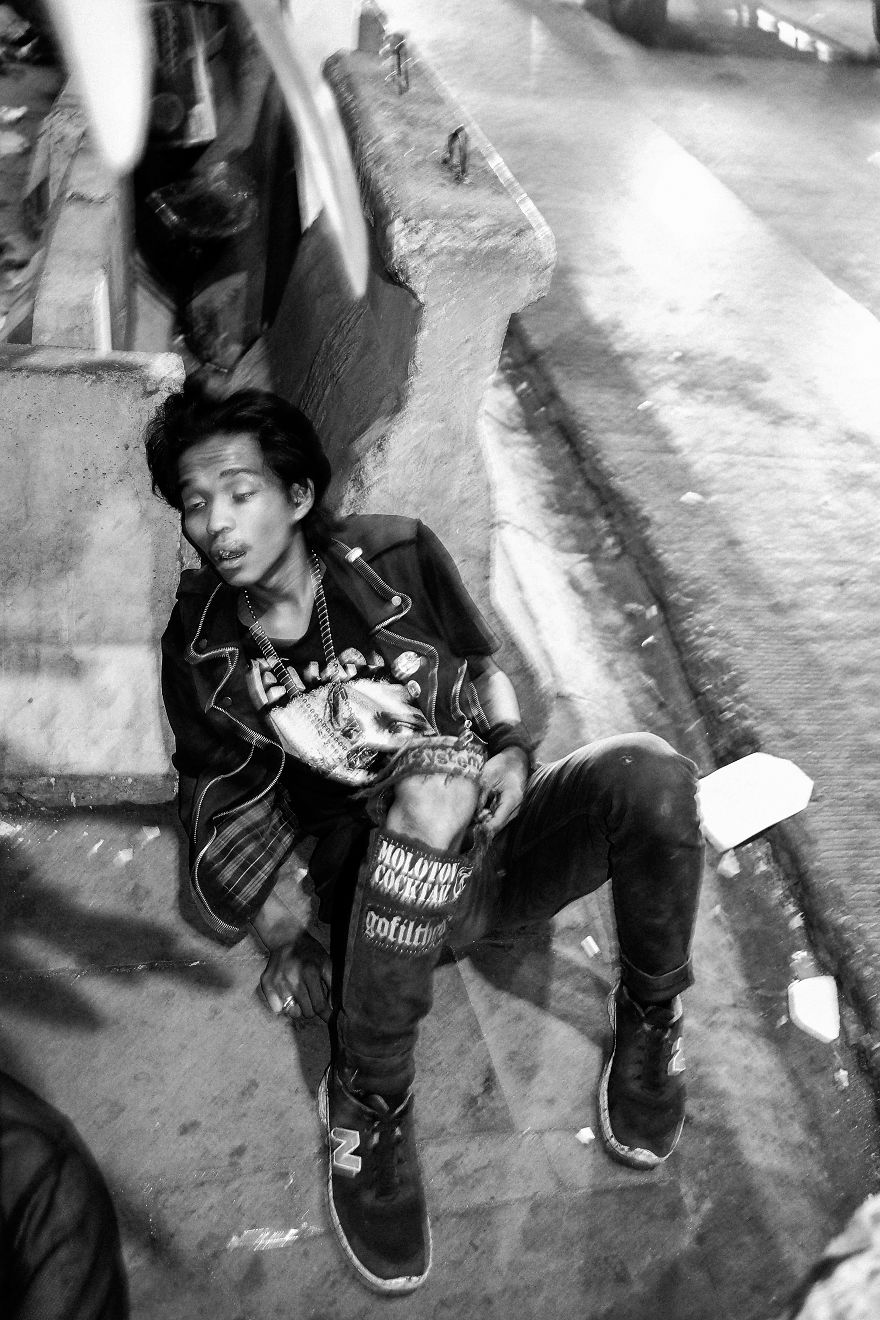 I Photographed Everyday Life Of Indonesian Street Punks