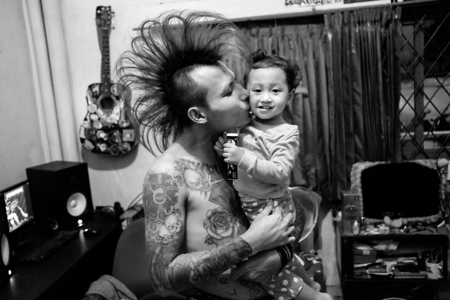 I Photographed Everyday Life Of Indonesian Street Punks
