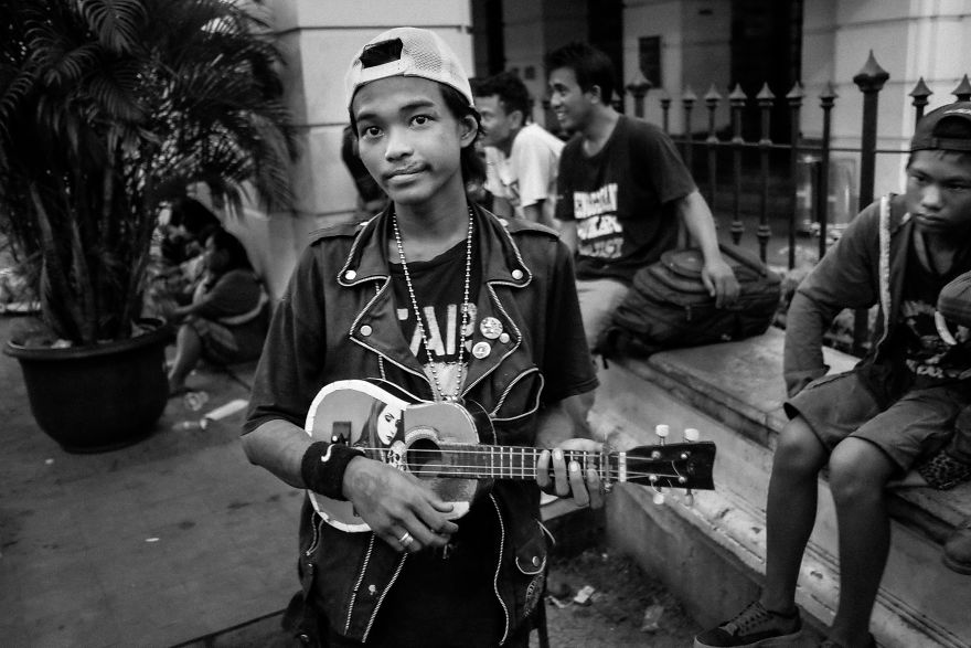 I Photographed Everyday Life Of Indonesian Street Punks