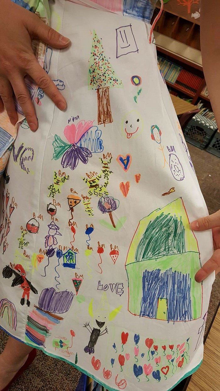 2nd Grade Students Cover Their Teacher's Dress In Drawings, And Her Story Takes Over The Internet