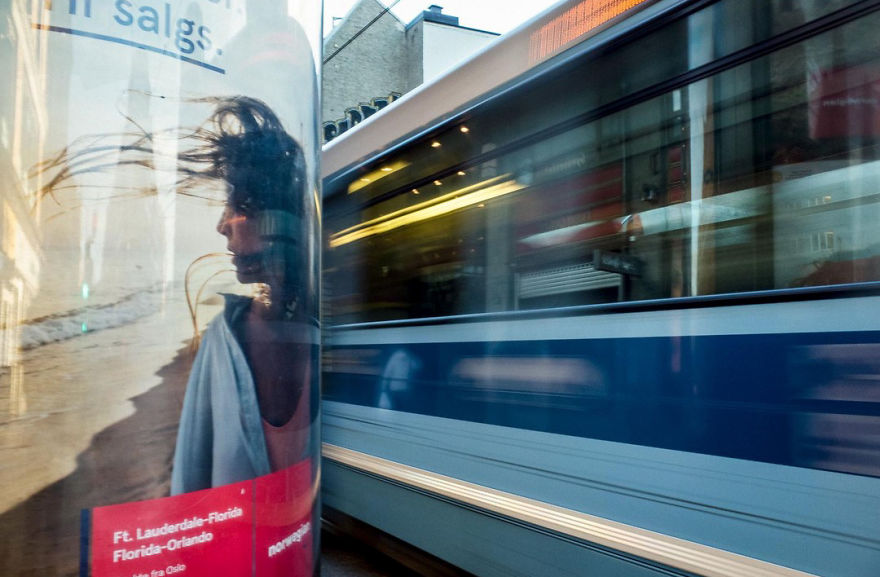 Unusual-Candid-Street-Photography-Hopscotch-Pau-Buscato