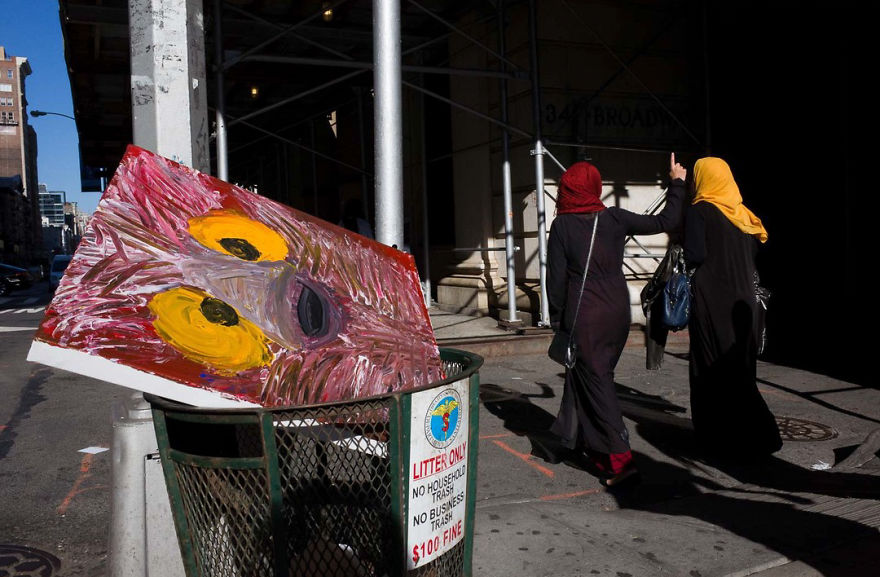 Unusual-Candid-Street-Photography-Hopscotch-Pau-Buscato