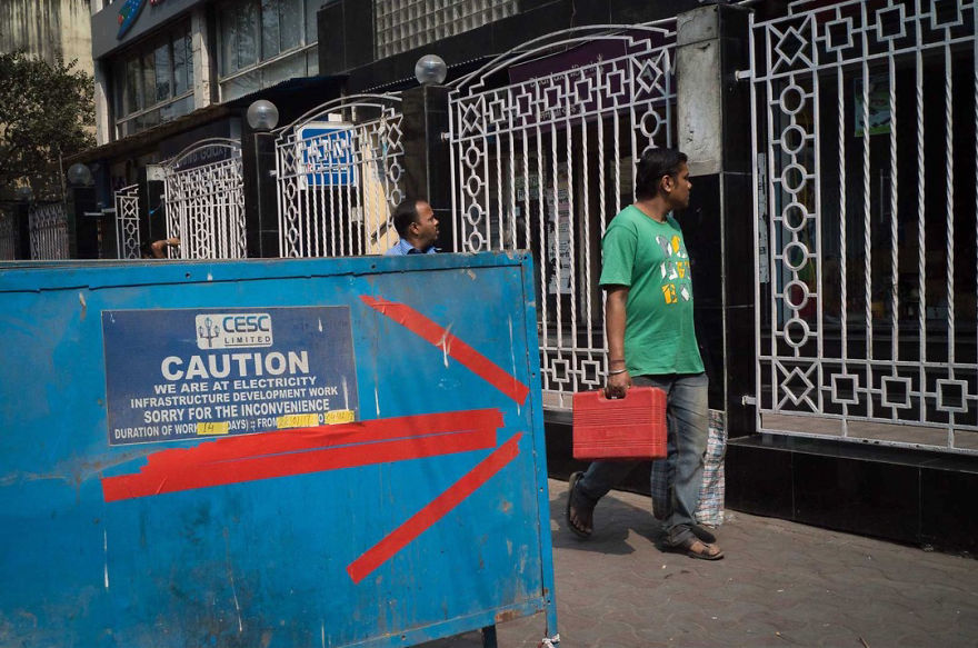 Unusual-Candid-Street-Photography-Hopscotch-Pau-Buscato