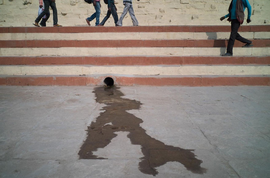 Unusual-Candid-Street-Photography-Hopscotch-Pau-Buscato