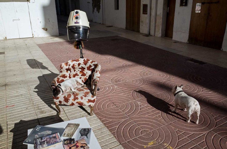 Unusual-Candid-Street-Photography-Hopscotch-Pau-Buscato
