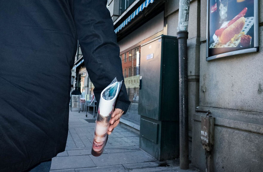 Unusual-Candid-Street-Photography-Hopscotch-Pau-Buscato