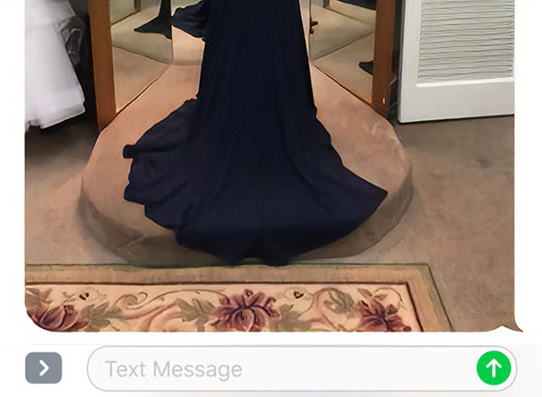 Woman Accidentally Texts Wrong Number Asking For Advice On Dress, Doesn't Expect To Change This Boy's Life Woman Accidentally Texts Wrong Number Asking For Advice On Dress, Doesn't Expect To Change This Boy's Life