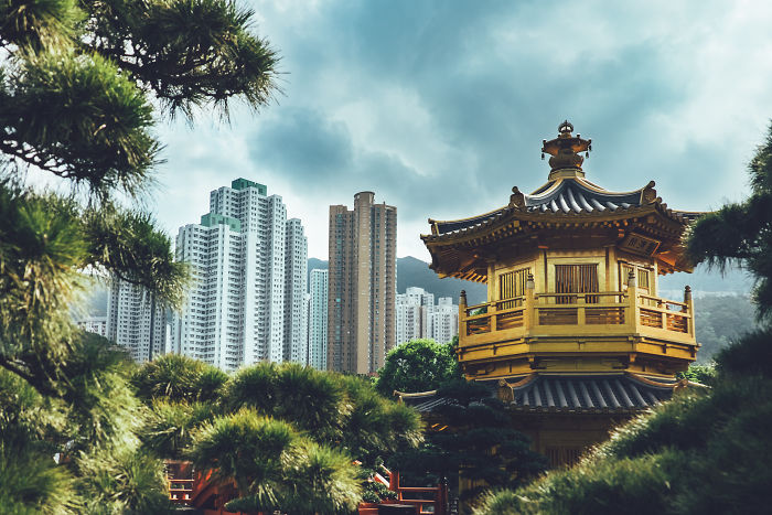 The Many Contrasts Of Hong Kong