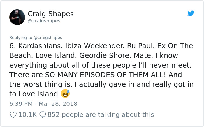 Guy Moves In With Two Women, Is Surprised At How Different They Do Everything Guy Moves In With Two Women, Is Surprised At How Different They Do Everything