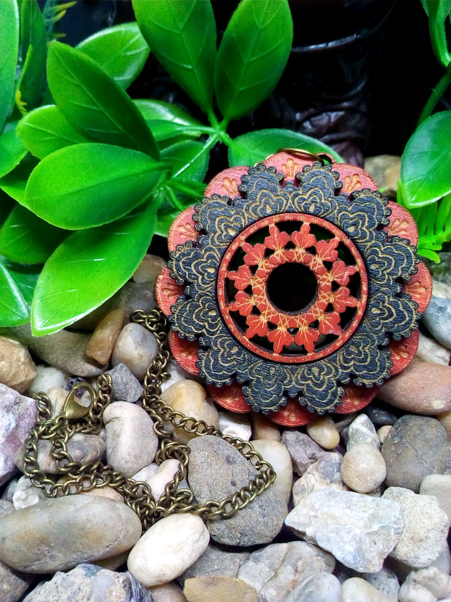 Amazing Jewelries From Durable Recycled Wood