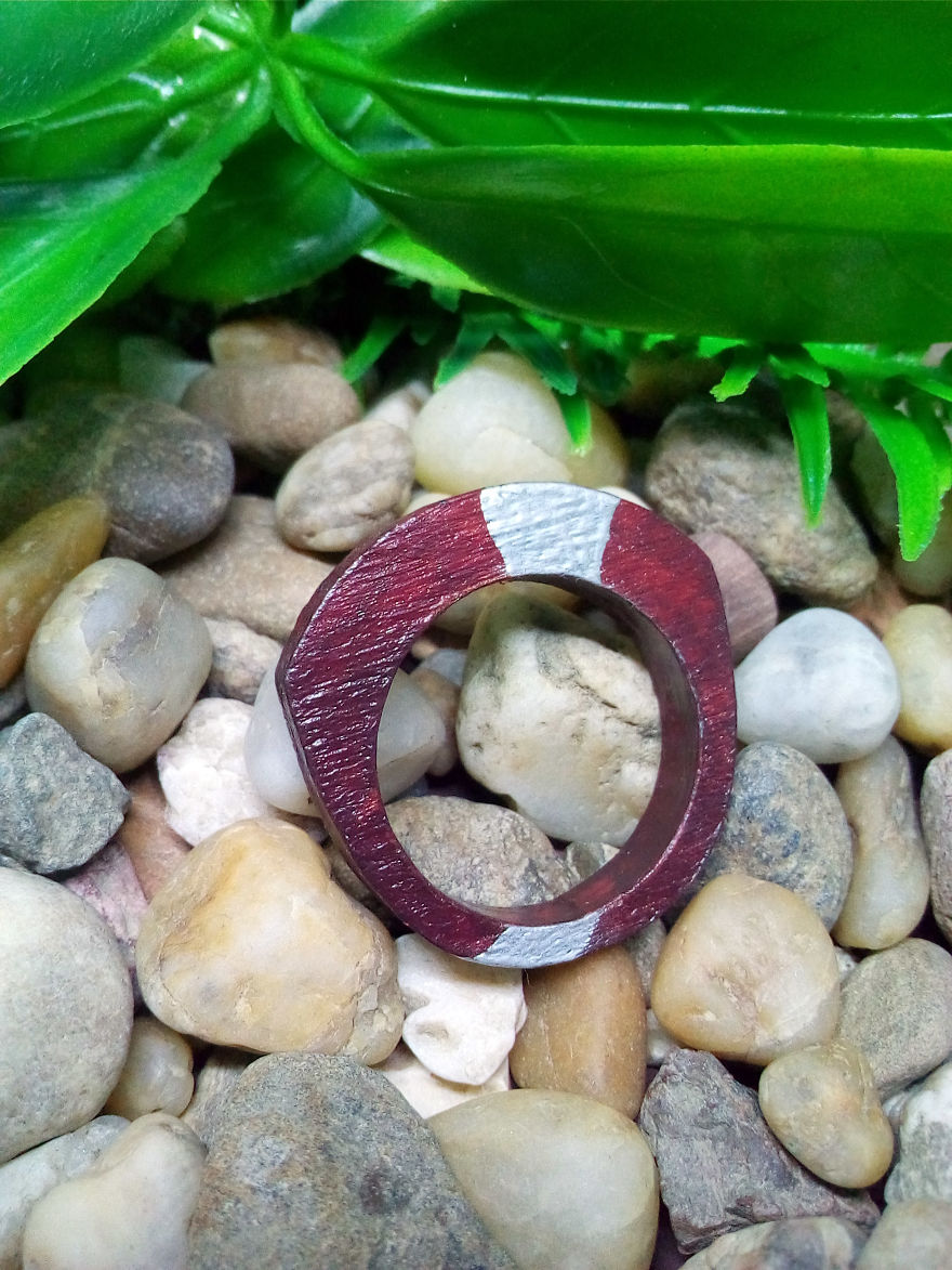 Amazing Jewelries From Durable Recycled Wood