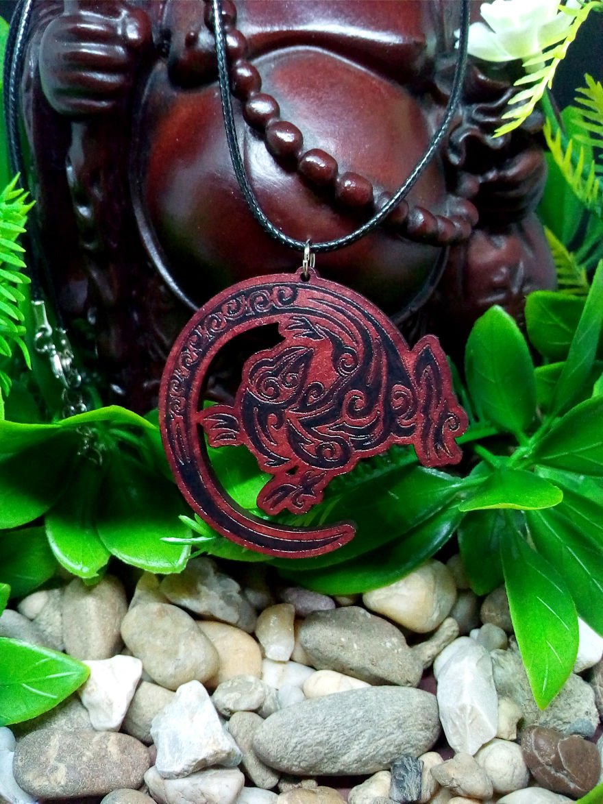 Amazing Jewelries From Durable Recycled Wood