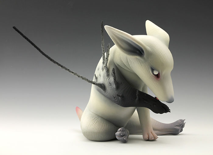 Freaky-Cute-Ceramic-Creatures-Erika-Sculpture