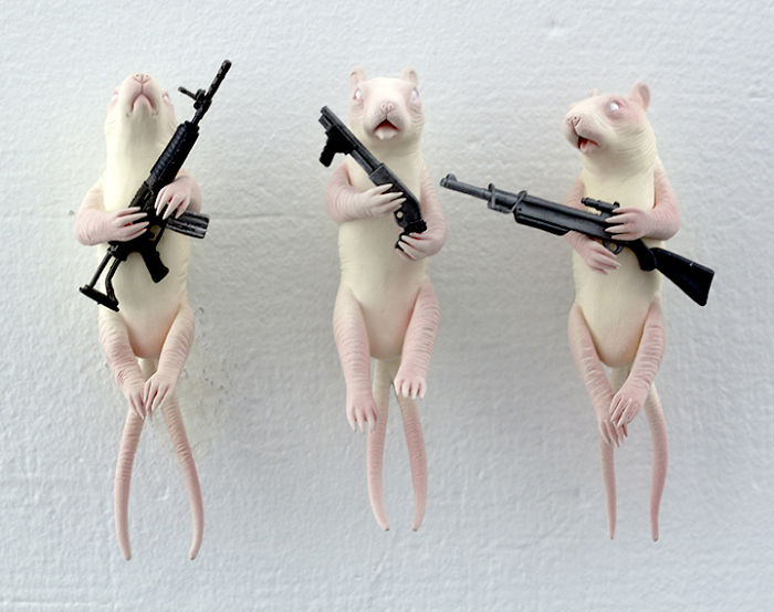 Freaky-Cute-Ceramic-Creatures-Erika-Sculpture