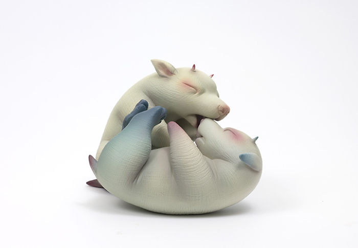 Freaky-Cute-Ceramic-Creatures-Erika-Sculpture