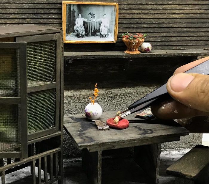 Artist Recreates People's Childhood Memories With Realistic Dioramas, And The Result Will Amaze You