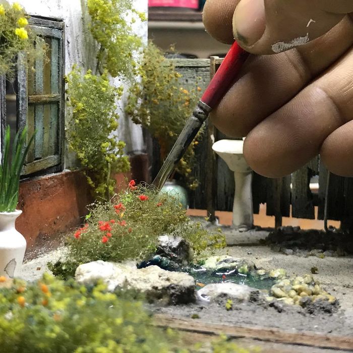 Artist Recreates People's Childhood Memories With Realistic Dioramas, And The Result Will Amaze You