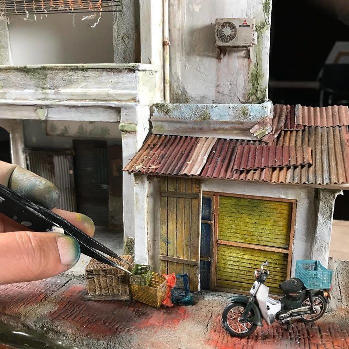 Artist Recreates People's Childhood Memories With Realistic Dioramas, And The Result Will Amaze You