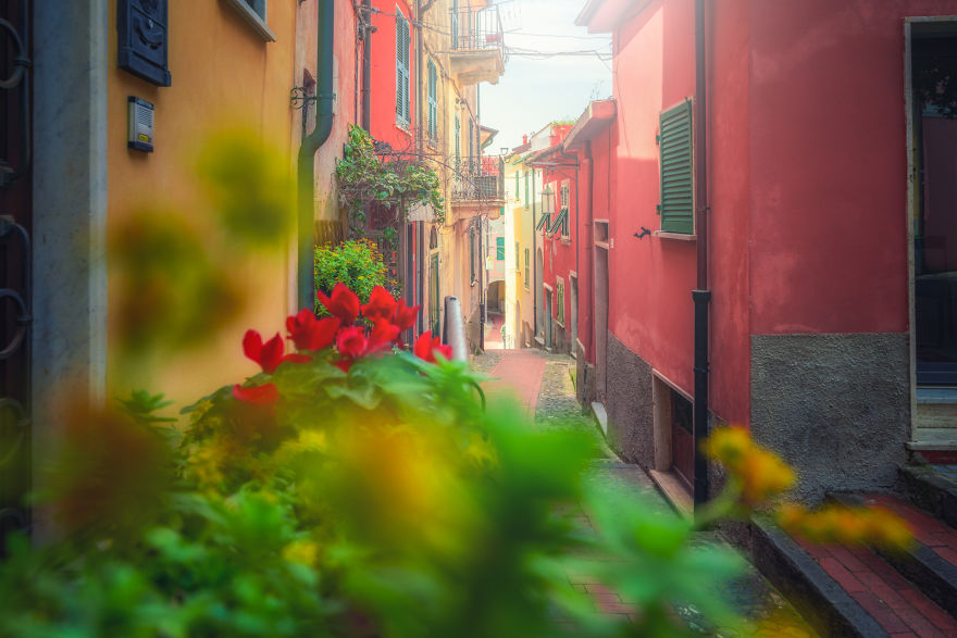 I Photographed The Little Streets Of Italy And It Looks Like A Fairytale