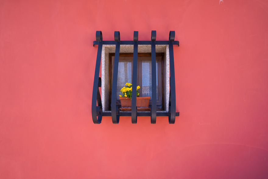 I Photographed The Little Streets Of Italy And It Looks Like A Fairytale