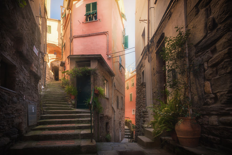 I Photographed The Little Streets Of Italy And It Looks Like A Fairytale