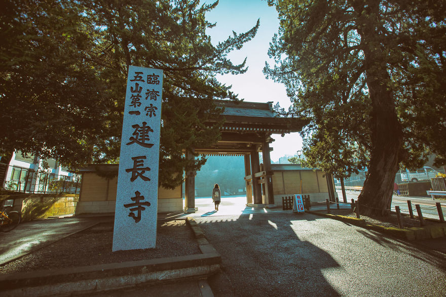The No-Face Tourist In Japan