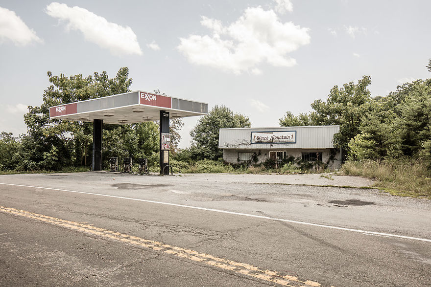 Out Of Gas - The Abandoned Gas Stations In The South Of The United States Of America