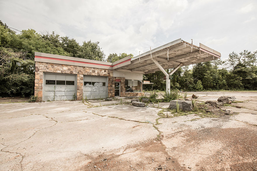 Out Of Gas - The Abandoned Gas Stations In The South Of The United States Of America