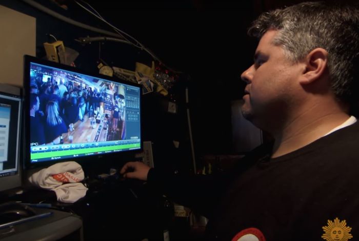 Man Finds A Stolen Wallet With A Wedding Ring In It, But That's Only The Beginning Of The Story Man Finds A Stolen Wallet With A Wedding Ring In It, But That's Only The Beginning Of The Story