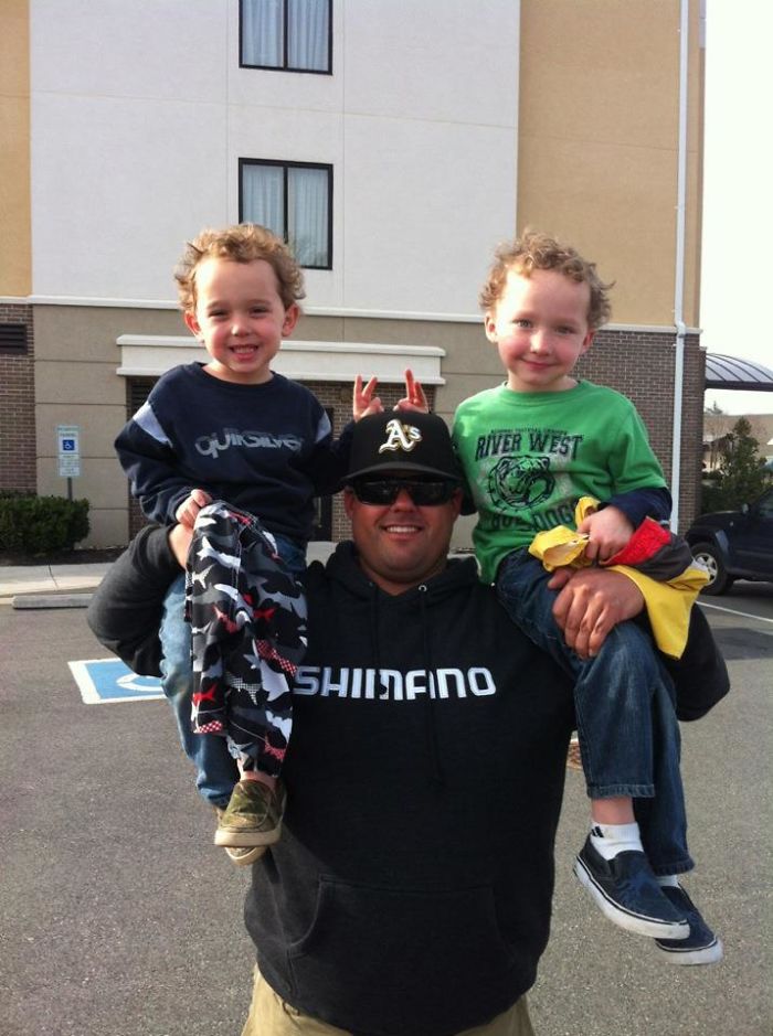 Man Finds A Stolen Wallet With A Wedding Ring In It, But That's Only The Beginning Of The Story Man Finds A Stolen Wallet With A Wedding Ring In It, But That's Only The Beginning Of The Story