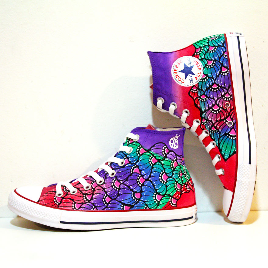 I Spent The Long Weekend Hand-Painting These Sneakers I Spent The Long Weekend Hand-Painting These Sneakers