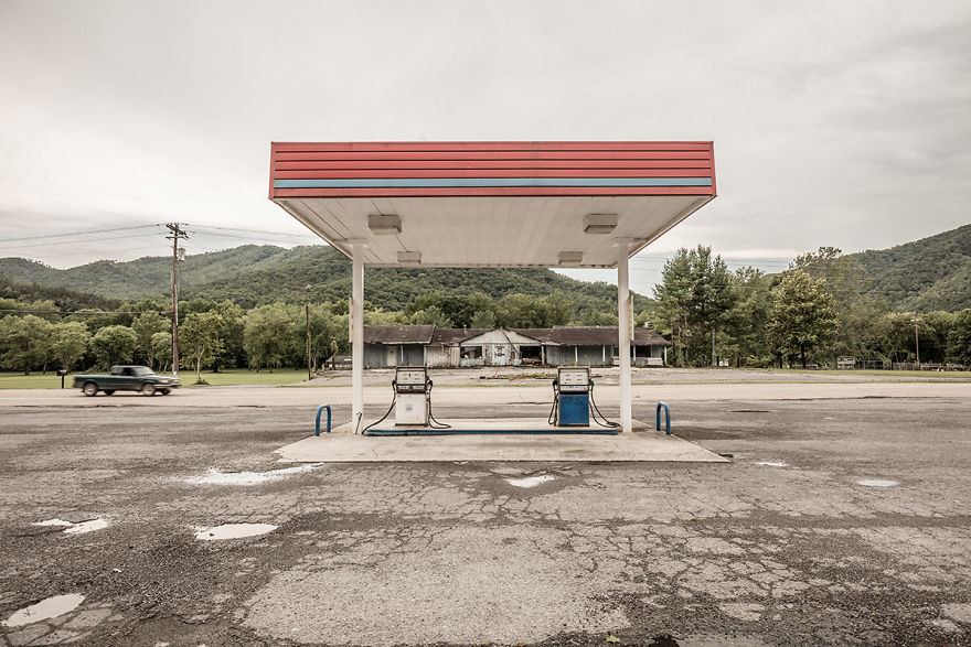 Out Of Gas - The Abandoned Gas Stations In The South Of The United States Of America