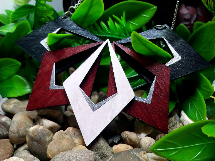 Amazing Jewelries From Durable Recycled Wood