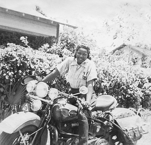 This Black Woman Who Rode Across America Alone In The 1930s Is A Total Bad-Ass This Black Woman Who Rode Across America Alone In The 1930s Is A Total Bad-Ass