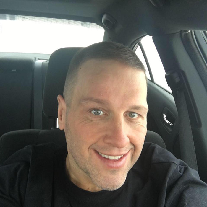 Obese Dad Finds Out He Needs 2 Seats On Evacuation Flight, Transforms His Body Beyond Recognition In 2 Years Obese Dad Finds Out He Needs 2 Seats On Evacuation Flight, Transforms His Body Beyond Recognition In 2 Years