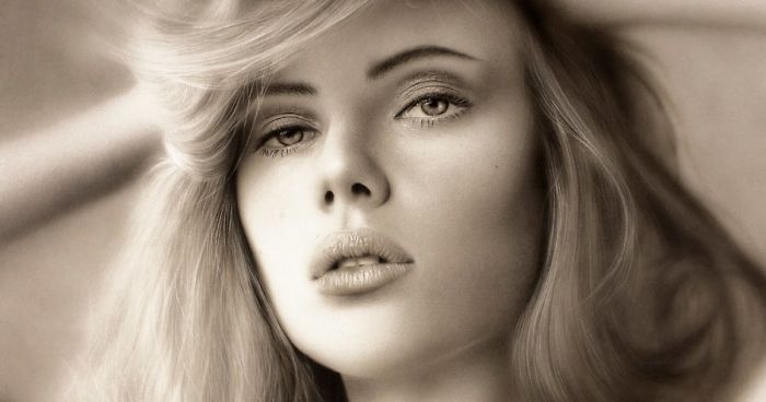 Watch This Photo-Realistic Drawing Materialise Right In Front Of Your Eyes