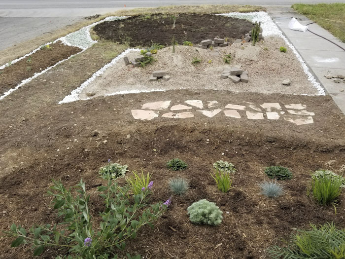 Man Grows A Garden To Keep Promise For His Late Wife, Gets Heartwarming Help From A "Plant Fairy" Man Grows A Garden To Keep Promise For His Late Wife, Gets Heartwarming Help From A "Plant Fairy"