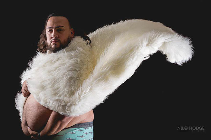 Wife Refuses To Do A Maternity Photoshoot, So Husband Does His Own And It Keeps Getting Better With Each Pic