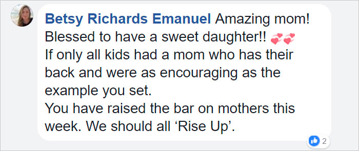 talent-show-daughter-freezes-singing-mom-19