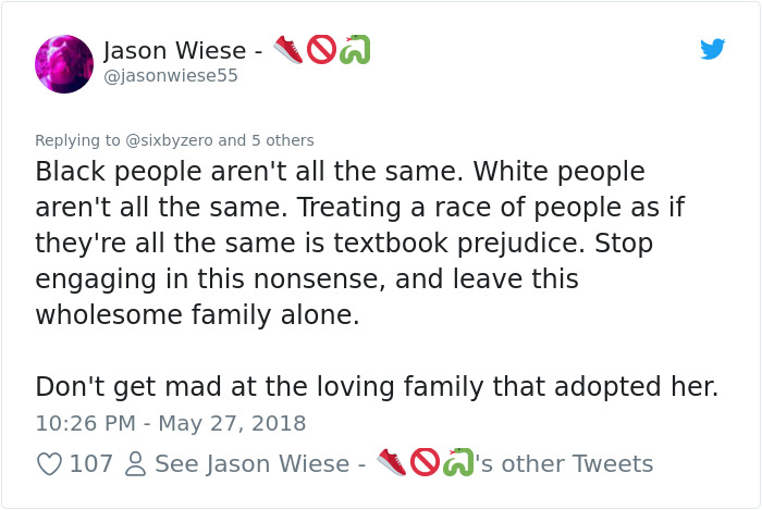 People Accuse Girls Of Being Racist For "Refusing" To Hold A Black Girl's Hand, Then The Girl's Mom Responds People Accuse Girls Of Being Racist For "Refusing" To Hold A Black Girl's Hand, Then The Girl's Mom Responds