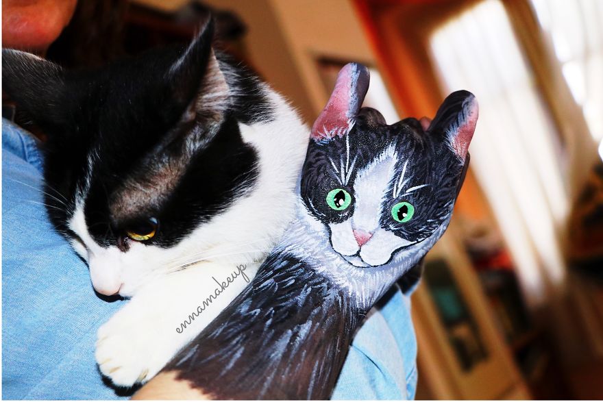 Makeup Artist Paralyzed In The Legs Paints Her Arms