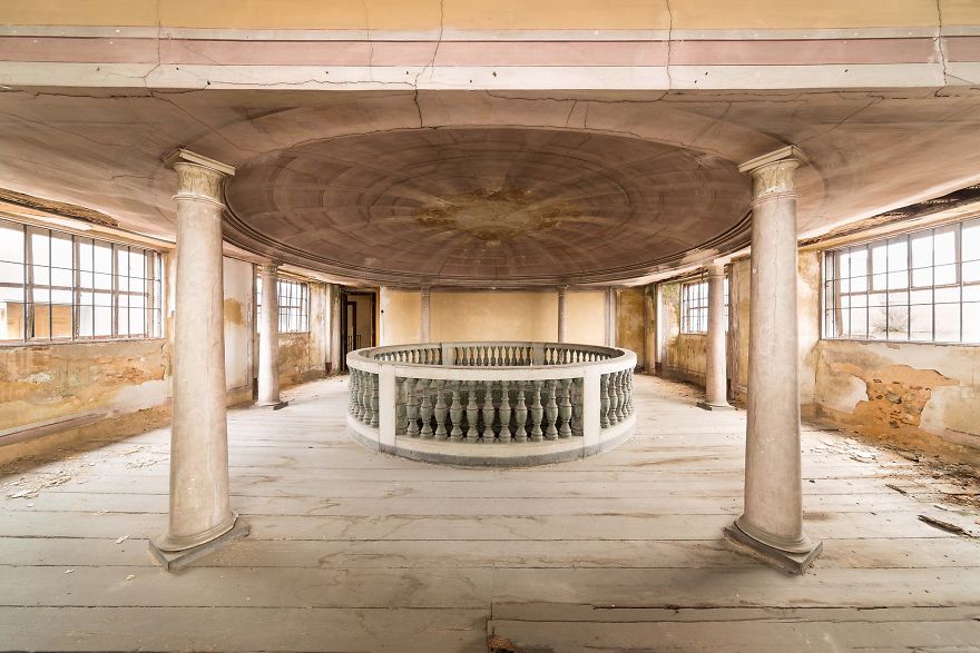 Wonderful Pictures Of Abandoned Places