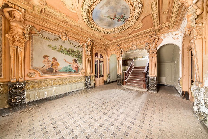 Wonderful Pictures Of Abandoned Places