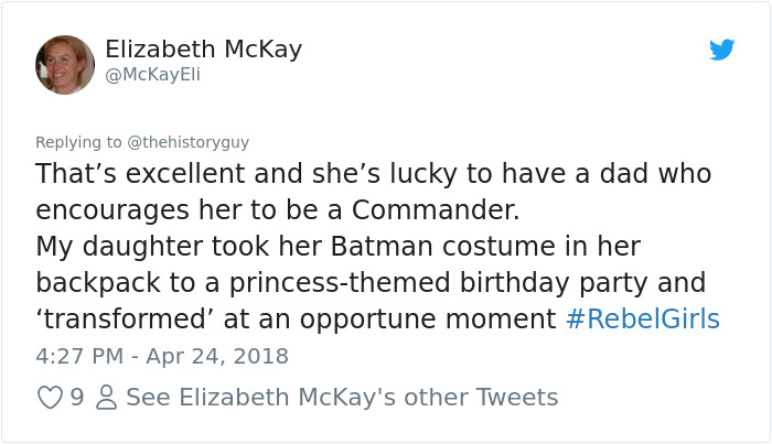 Girl Crushes Gender Norms With Her Costume For School Medieval Feast, Inspired By Her Historian Dad Girl Crushes Gender Norms With Her Costume For School Medieval Feast, Inspired By Her Historian Dad