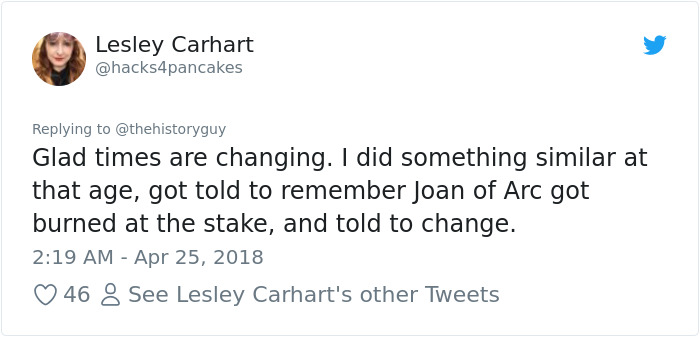 Girl Crushes Gender Norms With Her Costume For School Medieval Feast, Inspired By Her Historian Dad Girl Crushes Gender Norms With Her Costume For School Medieval Feast, Inspired By Her Historian Dad