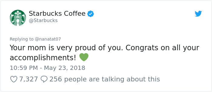 This Girl Has Been Taking The Same Photos With Her Mom For 4 Years, But The Last Pic Broke Everyone's Hearts This Girl Has Been Taking The Same Photos With Her Mom For 4 Years, But The Last Pic Broke Everyone's Hearts