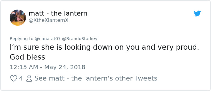 This Girl Has Been Taking The Same Photos With Her Mom For 4 Years, But The Last Pic Broke Everyone's Hearts This Girl Has Been Taking The Same Photos With Her Mom For 4 Years, But The Last Pic Broke Everyone's Hearts