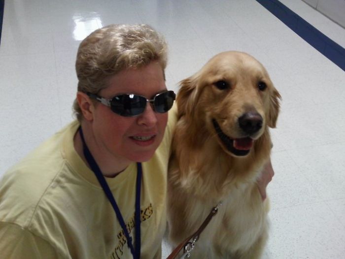 Blind Woman Sees Her Guide Dog For The First Time In 8 Years, And Her Reaction Will Make You Cry