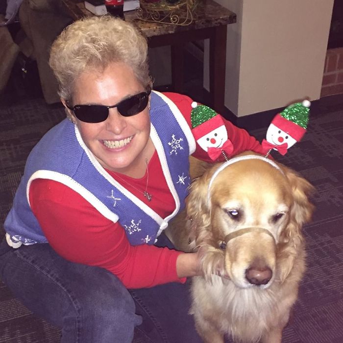 Blind Woman Sees Her Guide Dog For The First Time In 8 Years, And Her Reaction Will Make You Cry